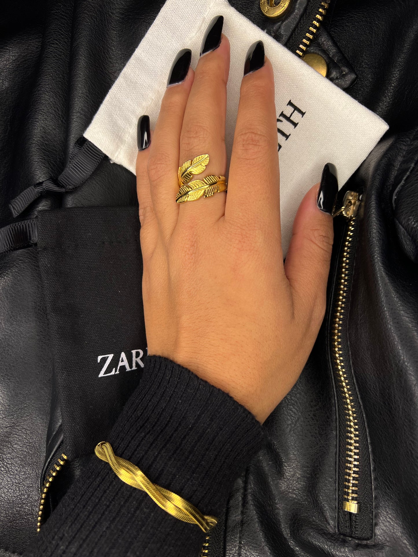 Anillo hojas