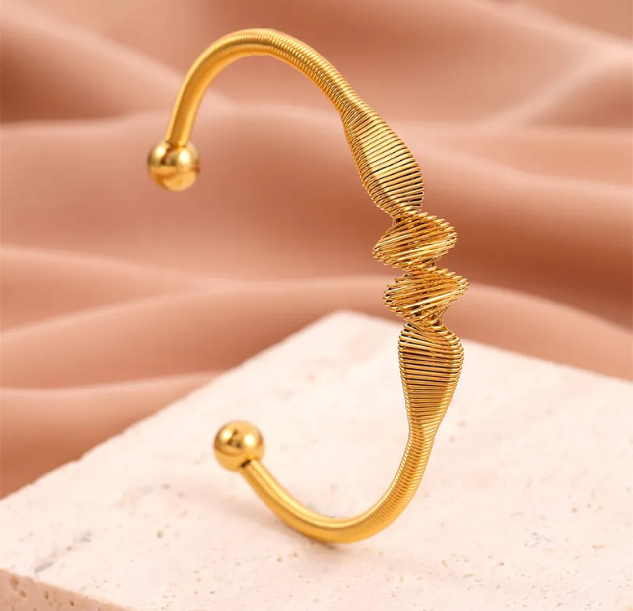 Brazalete ajustable