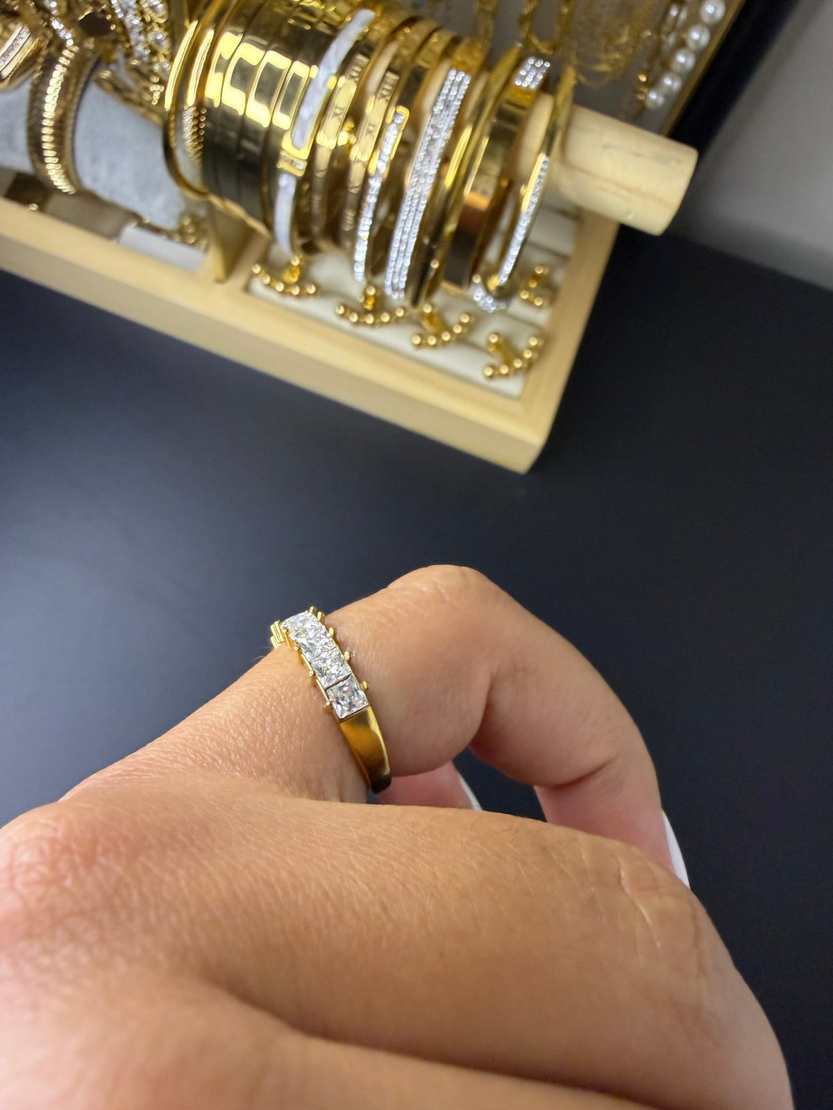 Anillo Ariana
