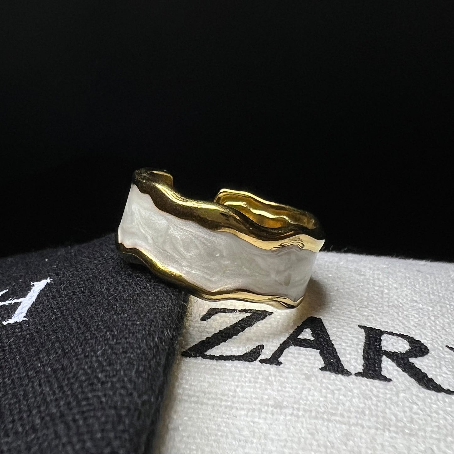 Anillo moderno